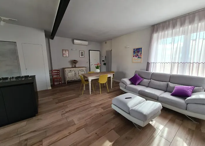 Cuore Di Charming Apartment Alba (Piedmont)